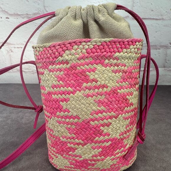 Loewe Iraca Palm Calfskin Anagram Bucket Bag - Picture 3 of 12